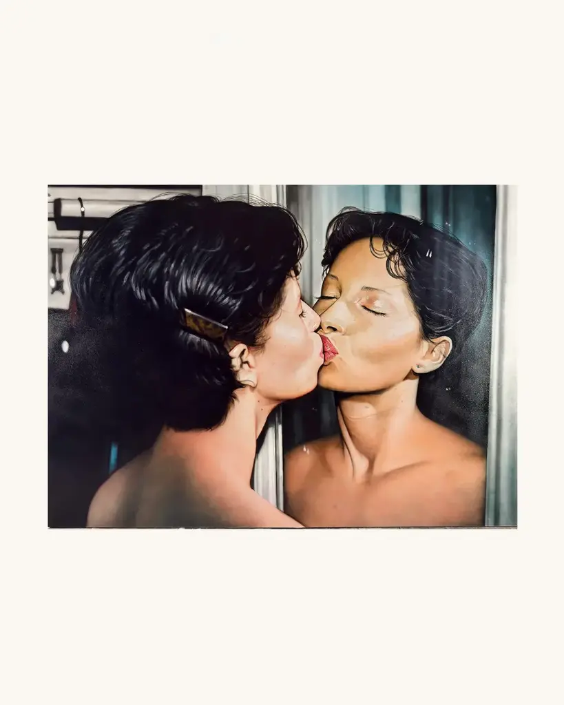 Amacord Mirror Kiss